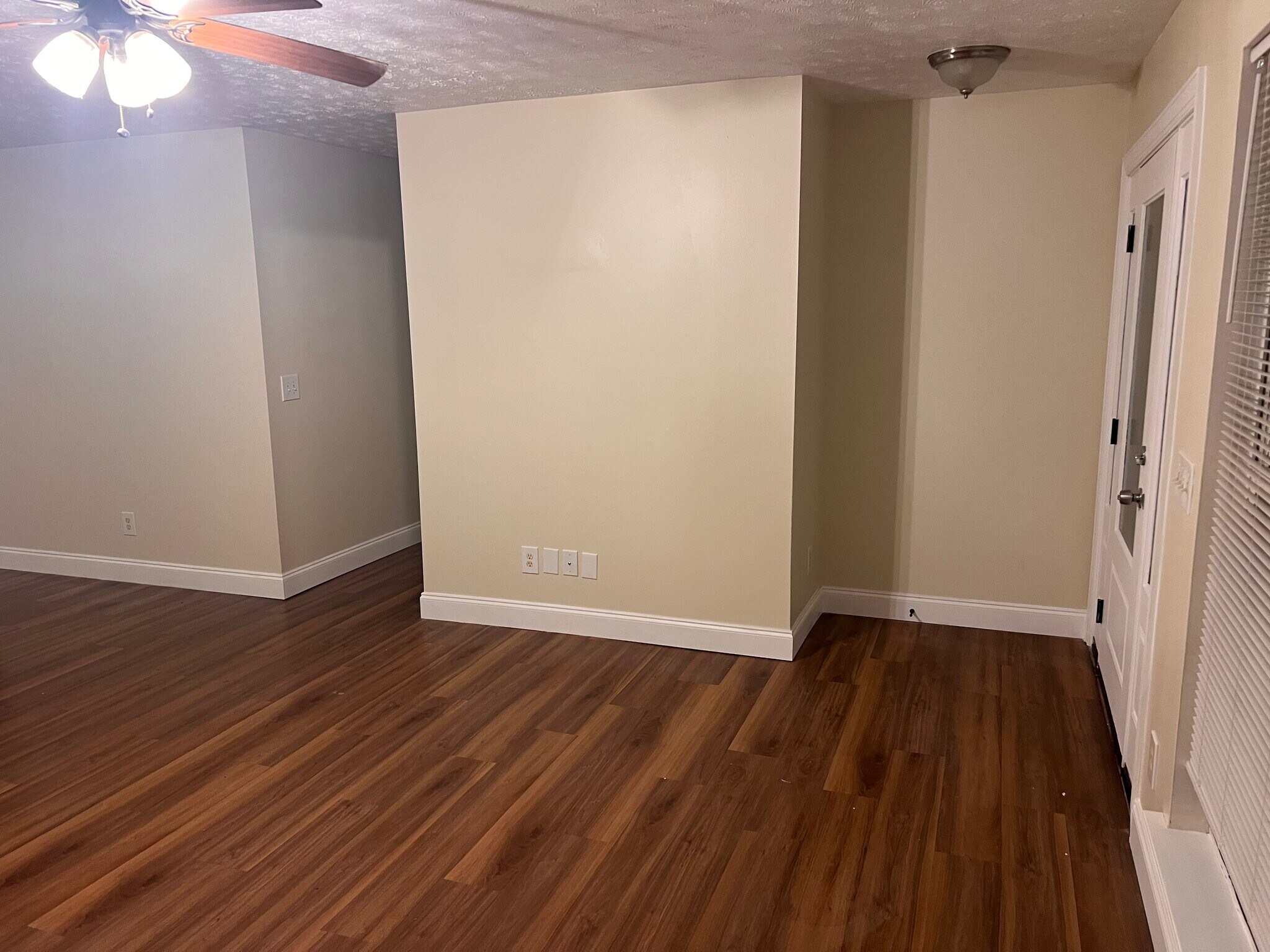Building Photo - 5115 Twin Oaks Ln