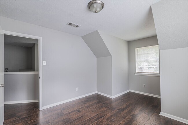 Building Photo - 5134 Cotter Ln