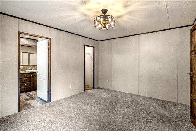 Building Photo - 409 Willow Dr