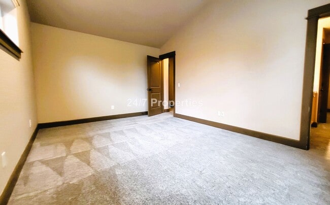 Building Photo - The Perfect 3 BD | 2.5 BA Home in Oregon C...