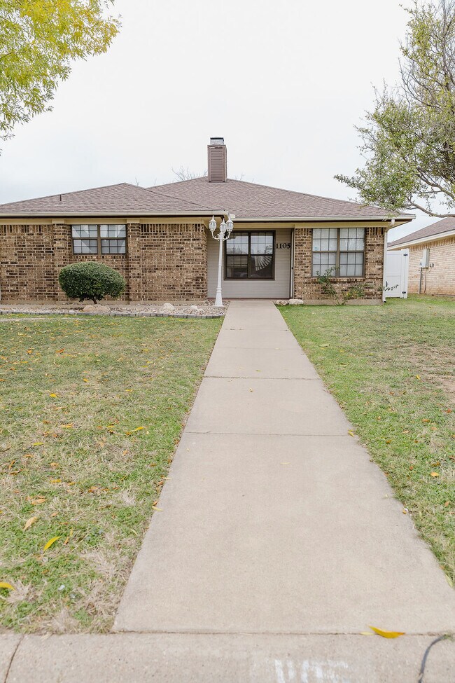 Building Photo - 1105 Gordon Blvd