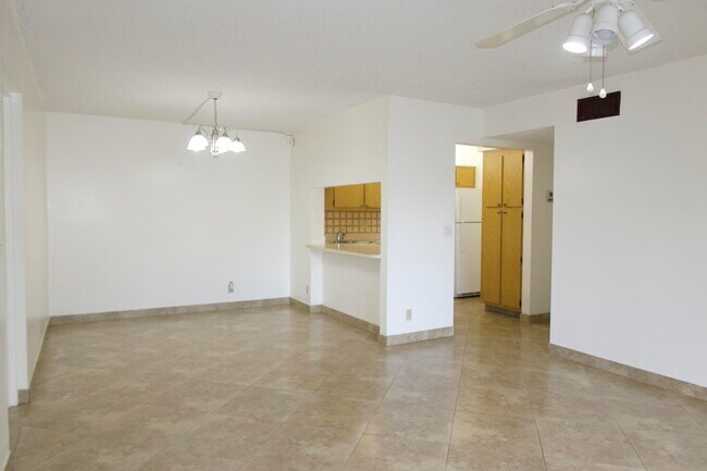 Building Photo - 208 Foxtail Dr