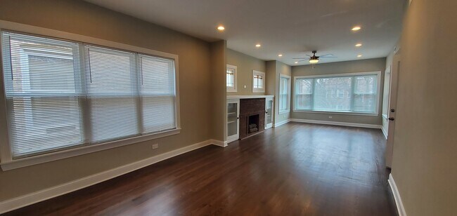 Building Photo - 4138 W Barry Ave