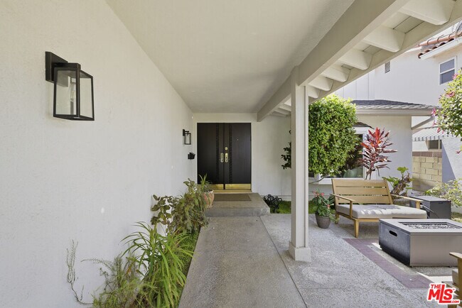 Building Photo - 5507 Bluebell Ave