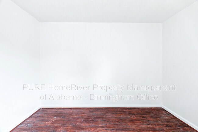 Building Photo - 8017 1st Ave S