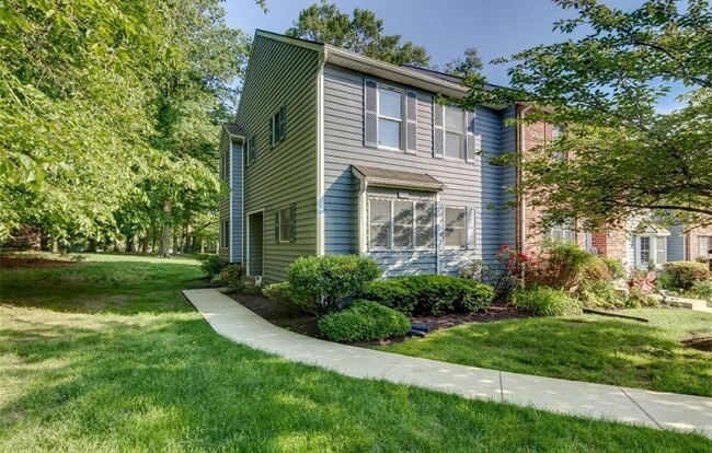 Building Photo - 3201 Bridlewood Dr