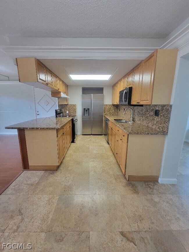 Building Photo - 1372 Archer St