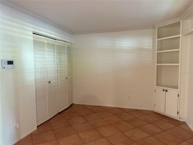 Building Photo - 1650 Pine Tree Ln