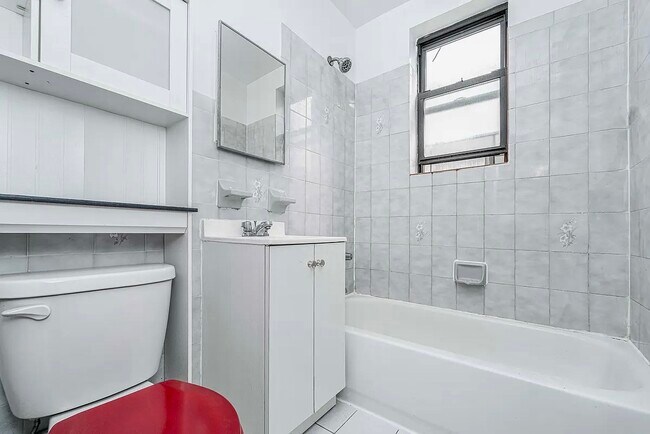 Building Photo - 2139 28th St