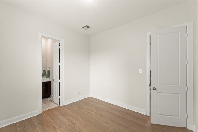 Building Photo - 24403 Blairburry Dr