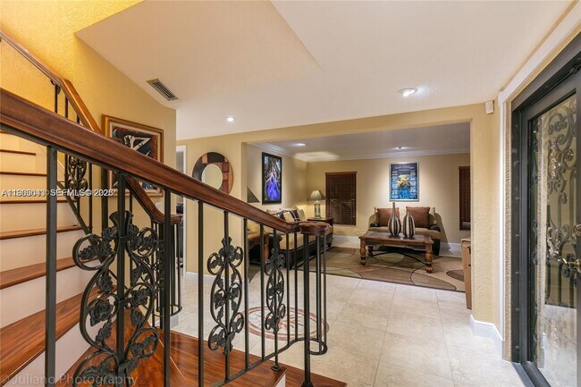 Building Photo - 19701 W Oakmont Dr