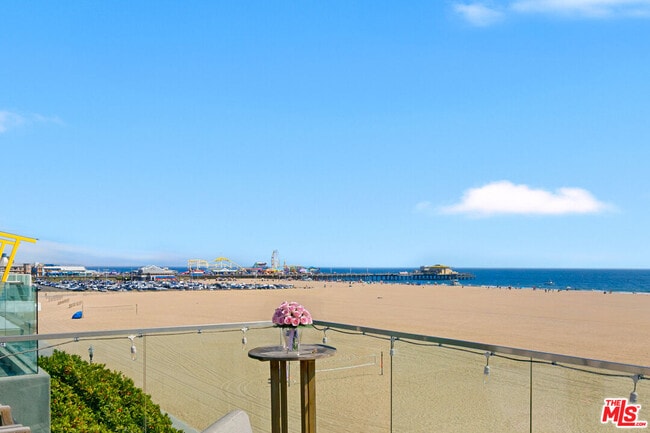 Building Photo - 1341 Palisades Beach Rd