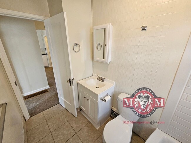 Building Photo - Remodeled 2 Bd 1.5 Ba Home in Sandy