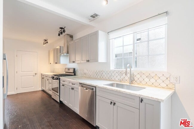 Building Photo - 5630 Craner Ave