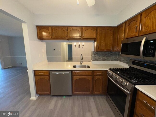 Building Photo - 4903 Adelaide Dr