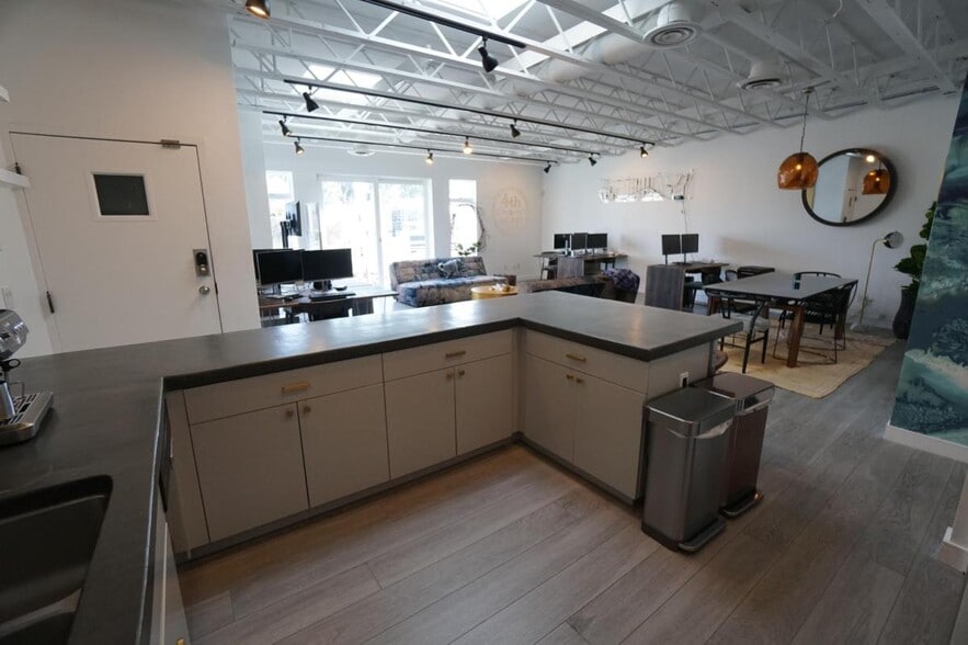 Building Photo - 1509 Abbot Kinney Blvd