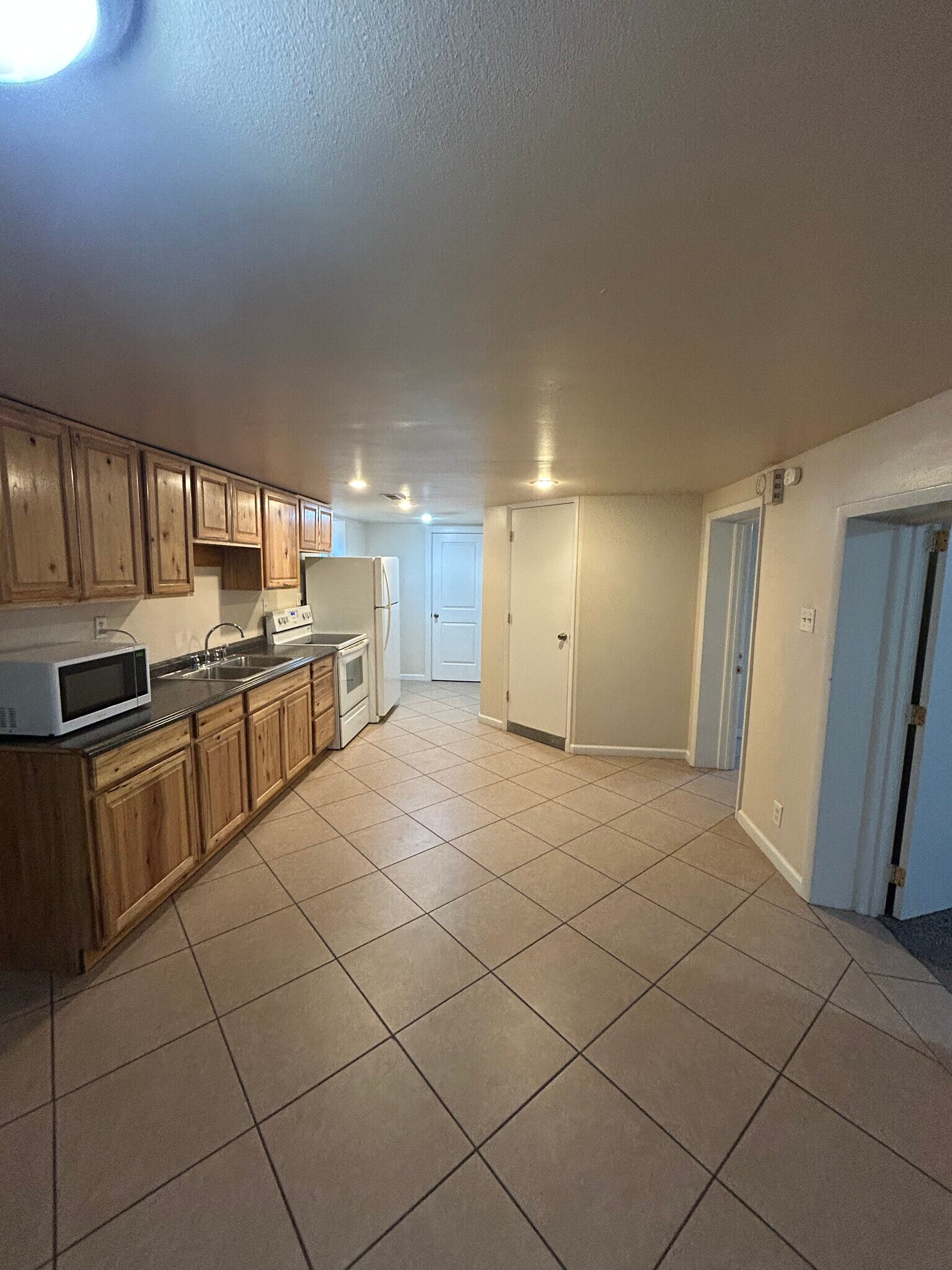 Building Photo - 222 E Evans Ave