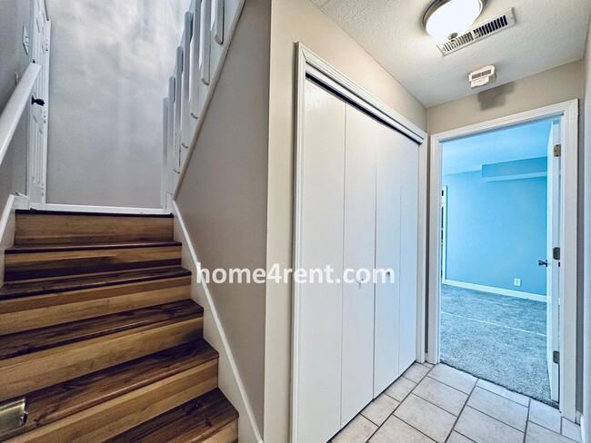 Building Photo - Updated Kitchen, Composite Deck and Refrig...
