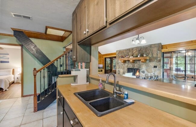 Building Photo - 3626 Pittman Center Rd