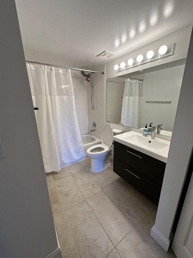 Building Photo - 7872 Sonoma Springs Cir