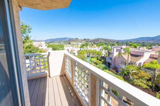 Building Photo - 2BR/2.5BA Townhome with garage - READY NOW!