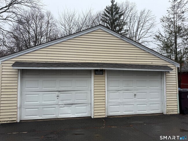 Building Photo - 108 Golden Hill St