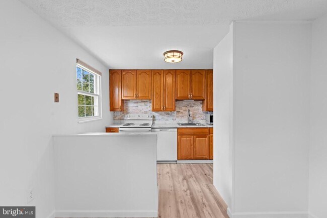 Building Photo - 3500 Manis Rd