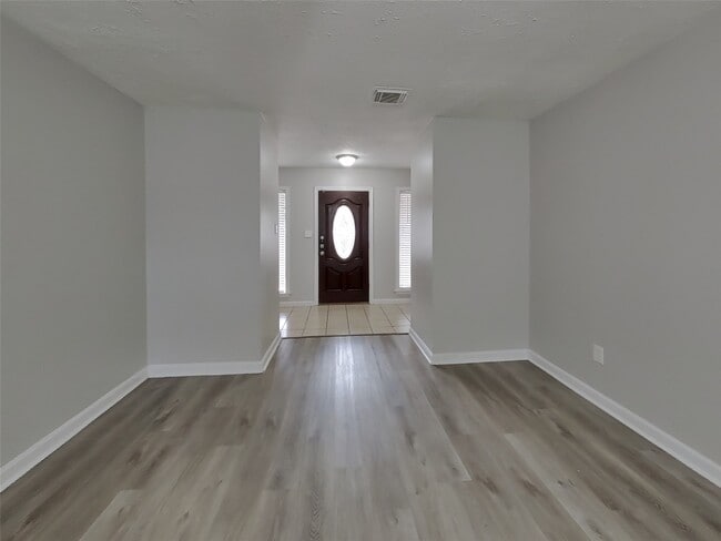 Building Photo - 5503 Jumada Cir