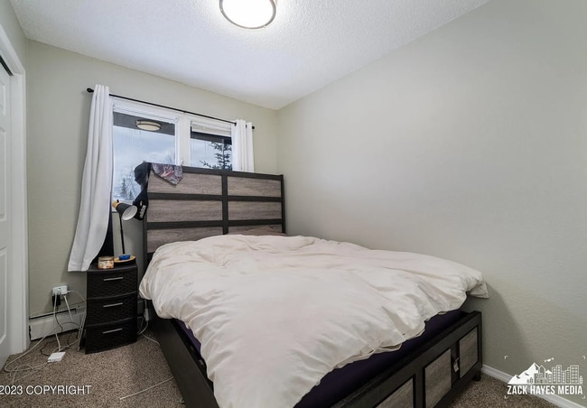 Building Photo - Charming 2-Bedroom Condo for Rent in East ...