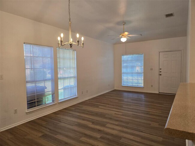 Building Photo - 8701 Weiser Dr