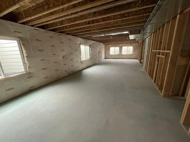 Building Photo - GORGOUS