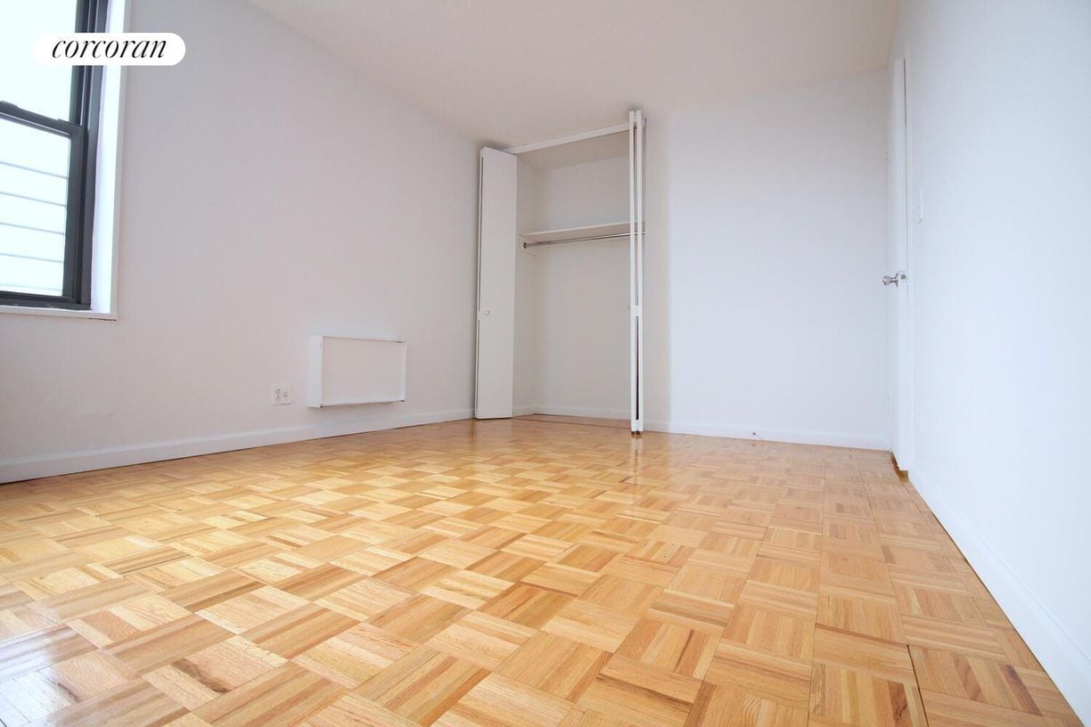 Building Photo - 175 W 90th St