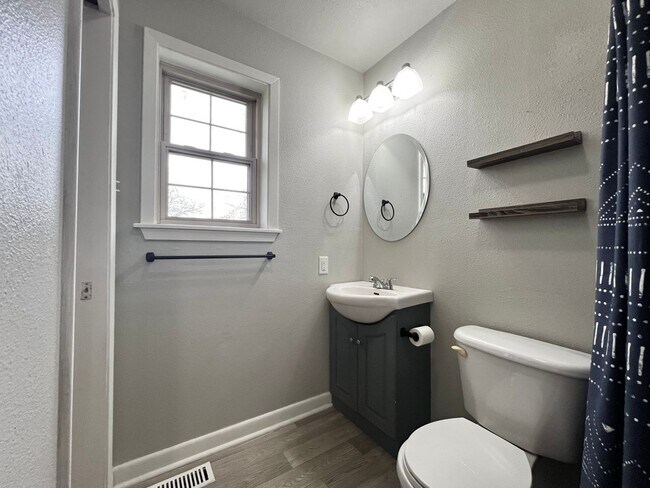 Building Photo - 895 Marion Anderson Rd