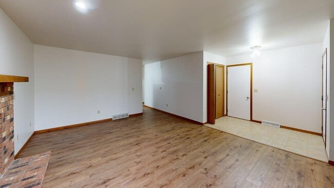 Building Photo - 1209 W Wausau Ave