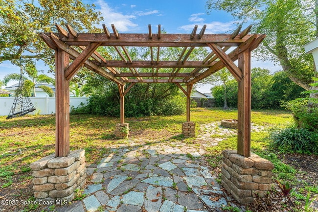 Building Photo - 2645 Driftwood Dr
