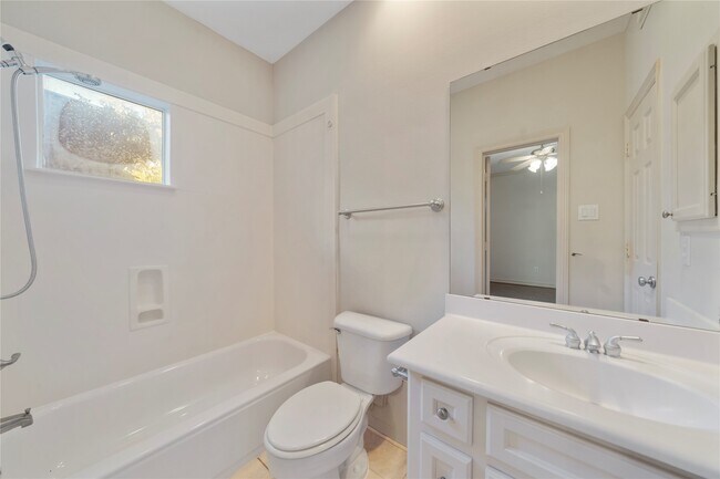 Building Photo - 1515 Hyde Park Blvd