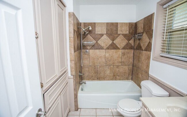 Building Photo - 5504 73rd St