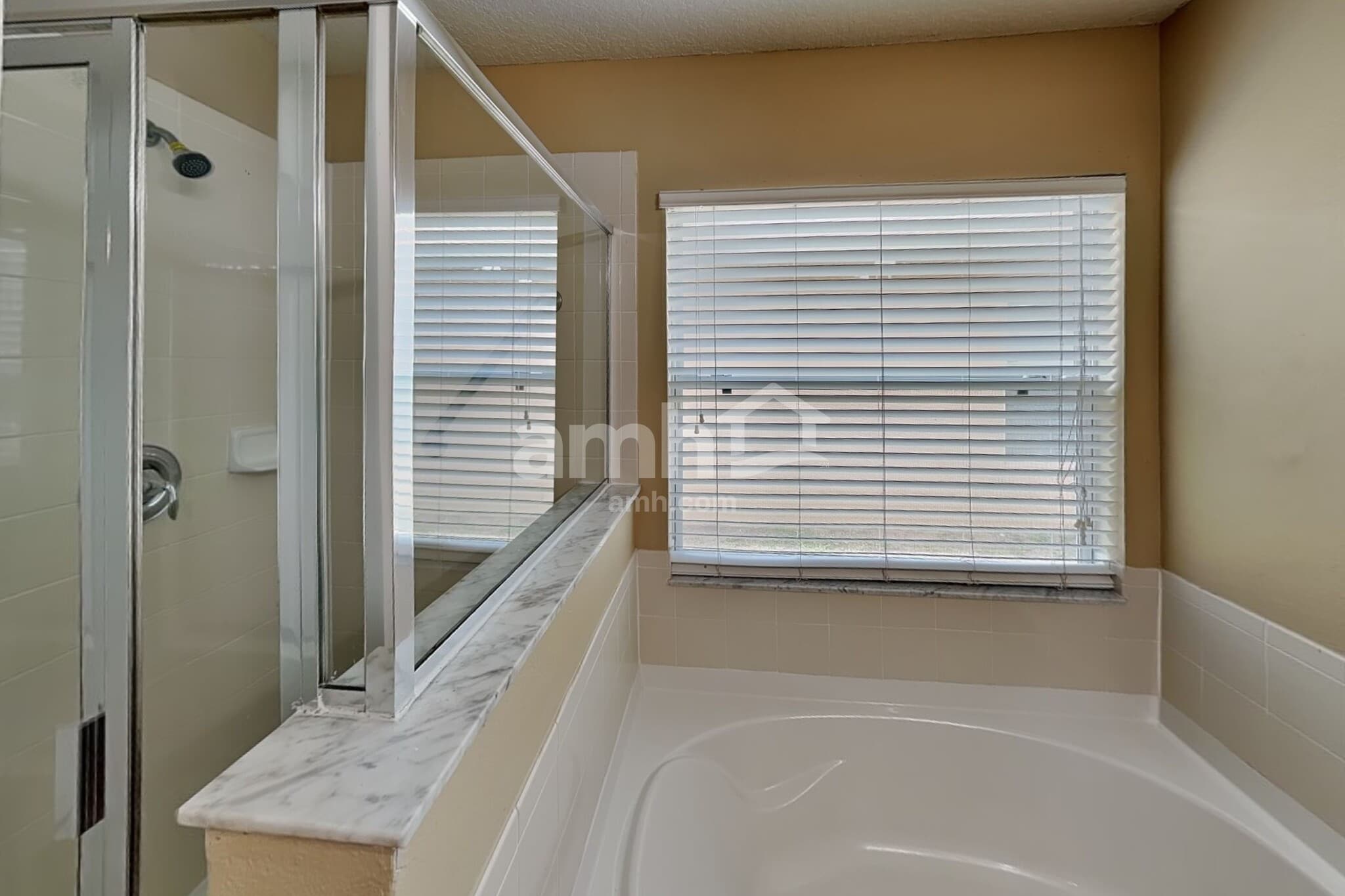Building Photo - 1733 Strathmore Cir