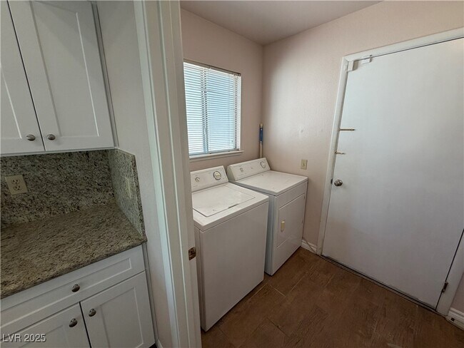 Building Photo - 4342 Valley Sage Dr