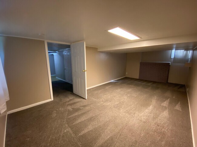 Building Photo - 1397 E 1300 S