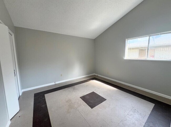 Building Photo - 115 Stubblefield Dr