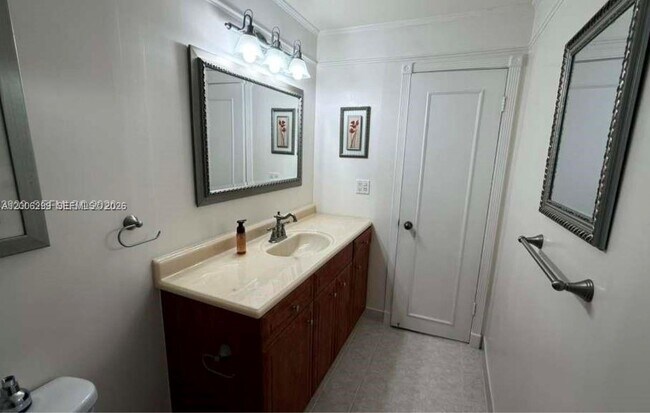 Building Photo - 16740 NE 9th Ave