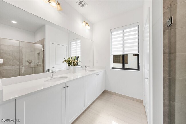 Building Photo - 4951 Brigata Wy