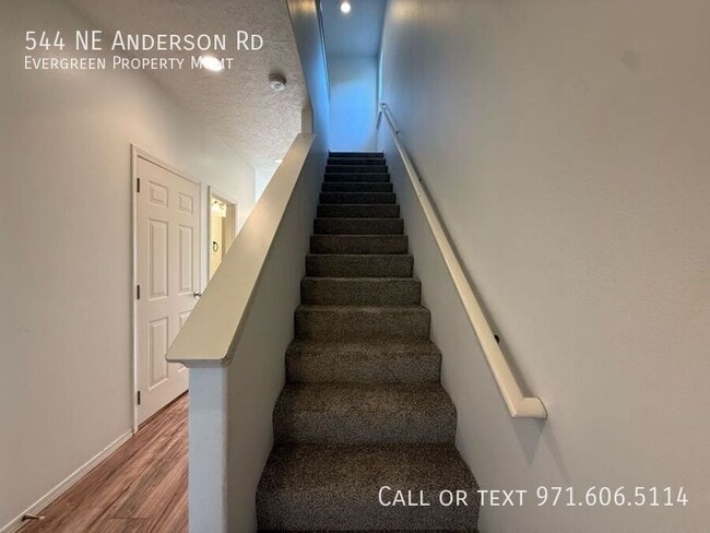 Building Photo - 544 NE Anderson Rd