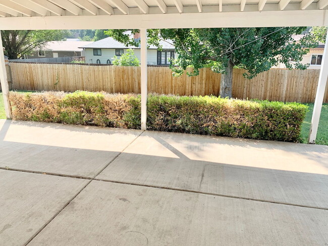 Building Photo - 2818 Dusk Dr