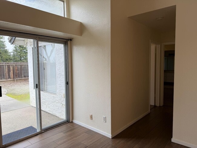 Building Photo - 2134 E Pinedale Ave