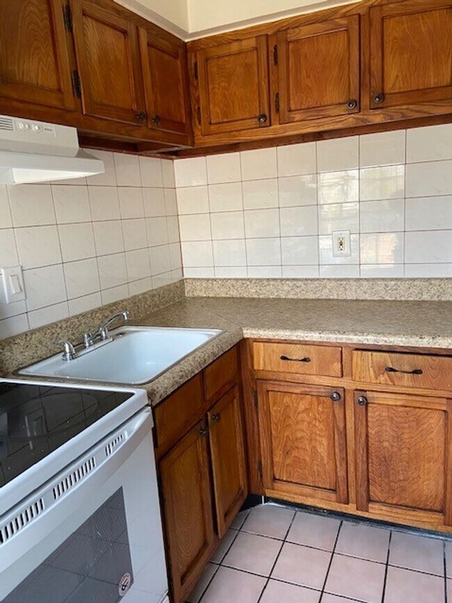 Building Photo - FREE 1ST MONTH RENT Studio Condo on Lake Howell With Boat Launch Lake Access & Pool!