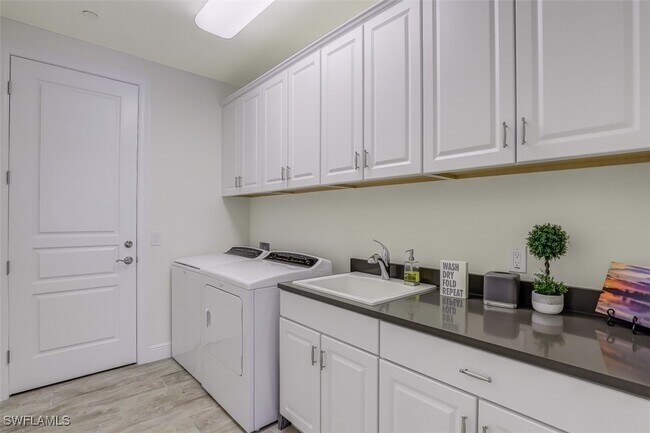 Building Photo - 16433 Carrara Way