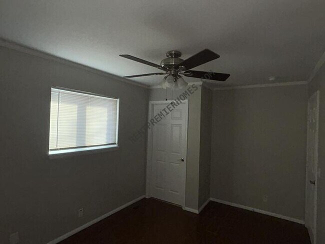 Building Photo - 5406 E 25th Pl