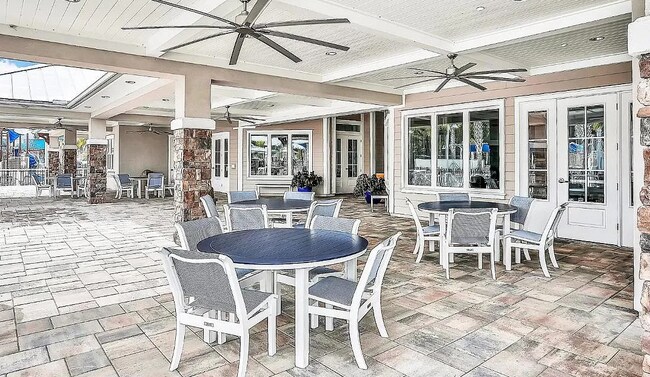 Building Photo - 657 Silver Landing Dr